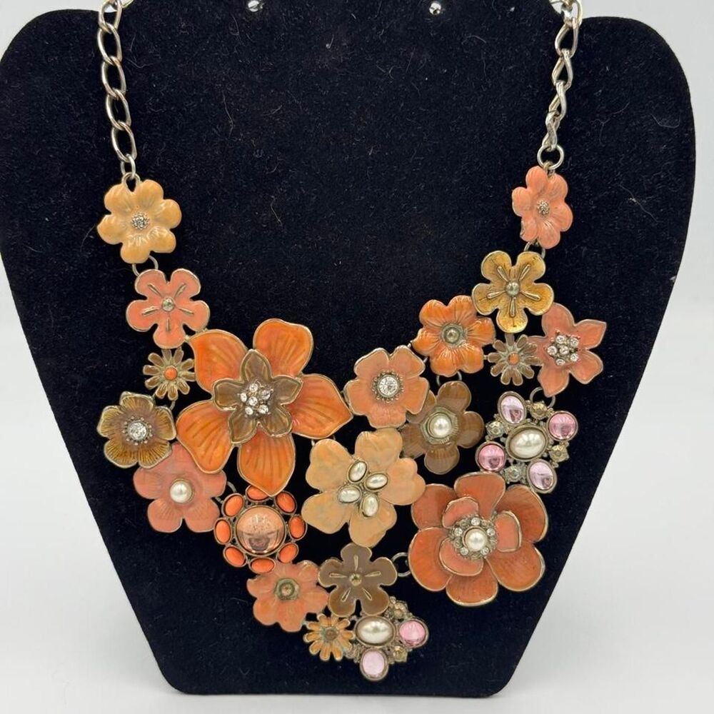 LULU Avenue Floral Necklace
